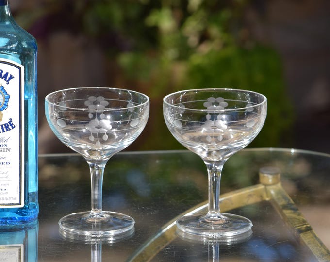 Classic Coupes!  4 Vintage Etched Cocktail Martini Glasses, Nick and Nora Coupes, 1950's, Vintage Etched Champagne Glasses ~ Coupes