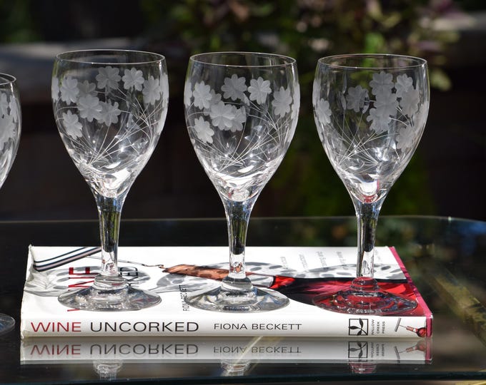 ELEGANT LOOK! 5 Vintage Etched Crystal Wine Glasses ~ Water Goblets,  8 oz Wine glass, 1950's, Floral Etched wine Glasses, Bridal Party