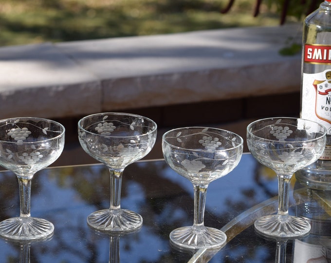 6 Vintage Etched Cocktail Glasses - Coupes, 1950's, Nick & Nora Coupes,  Vintage Etched Champagne Coupes, Champagne Glasses