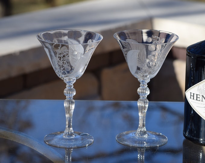 4 Vintage geätzter Kristall-Cocktail ~ Martini-Gläser, Cambridge, ca. 1950er Jahre, Vintage-Champagnergläser, Nick und Nora-Stil