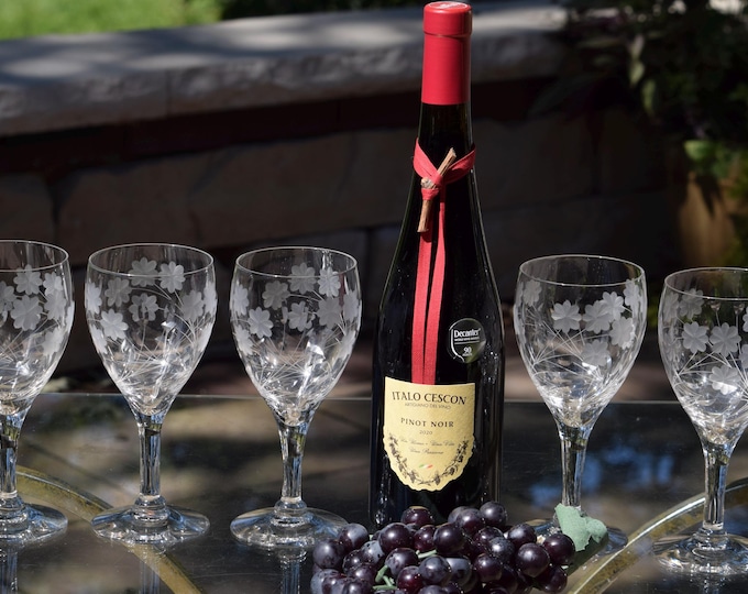 5 Vintage Etched Wine Glasses ~ Water Goblets,  8 oz Wine glass, 1950's, Floral Etched wine Glasses, Bridal Party