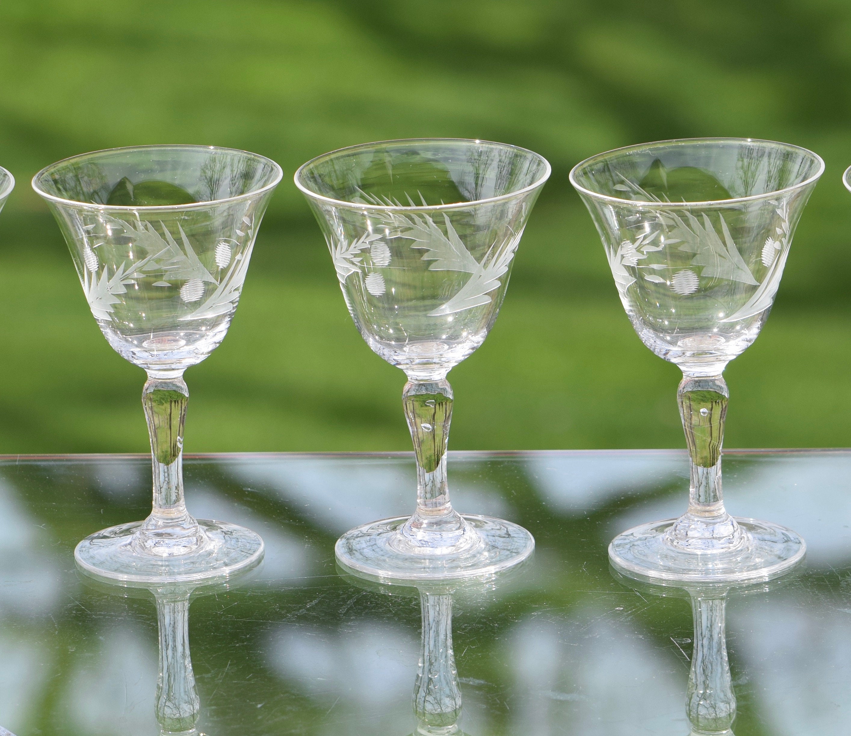 Vintage Etched Crystal Cordial Aperitif Glasses Set of 6 Aperitif Dess –  TheFlyingHostess