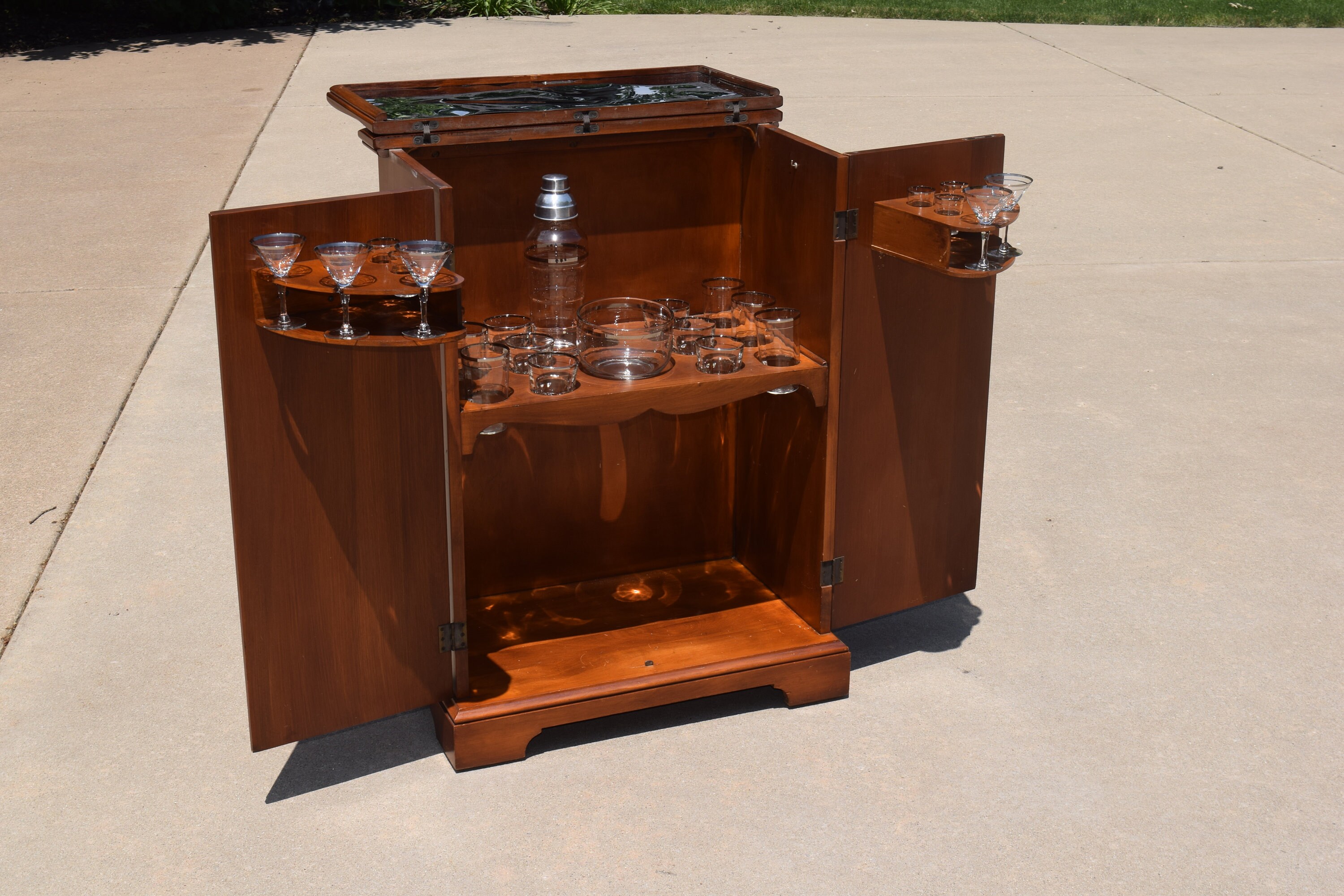 Vintage Rock Ola BAR CABINET 1940 s Vintage Platinum Rim Stripe