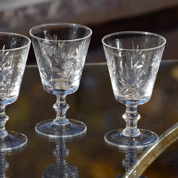5 Vintage Etched Port Wine Glasses, 1950's, Etched Starburst 5 oz Dessert Wines, After Dinner Drink Liqueur Glasses, 5 oz Aperitif Glass