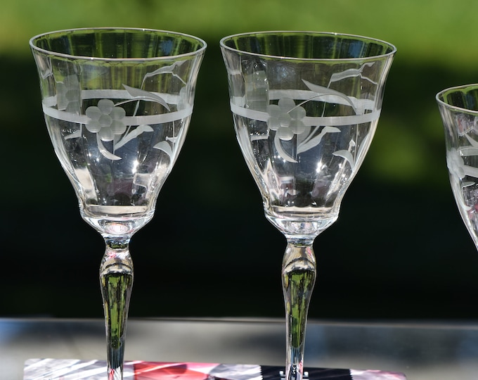 Hello Wine! 4 Vintage Etched Tall Wine Glasses ~ Water Goblets, 1950's Etched Wine Glasses, Unique Shaped Wine Glasses, Wedding Glasses