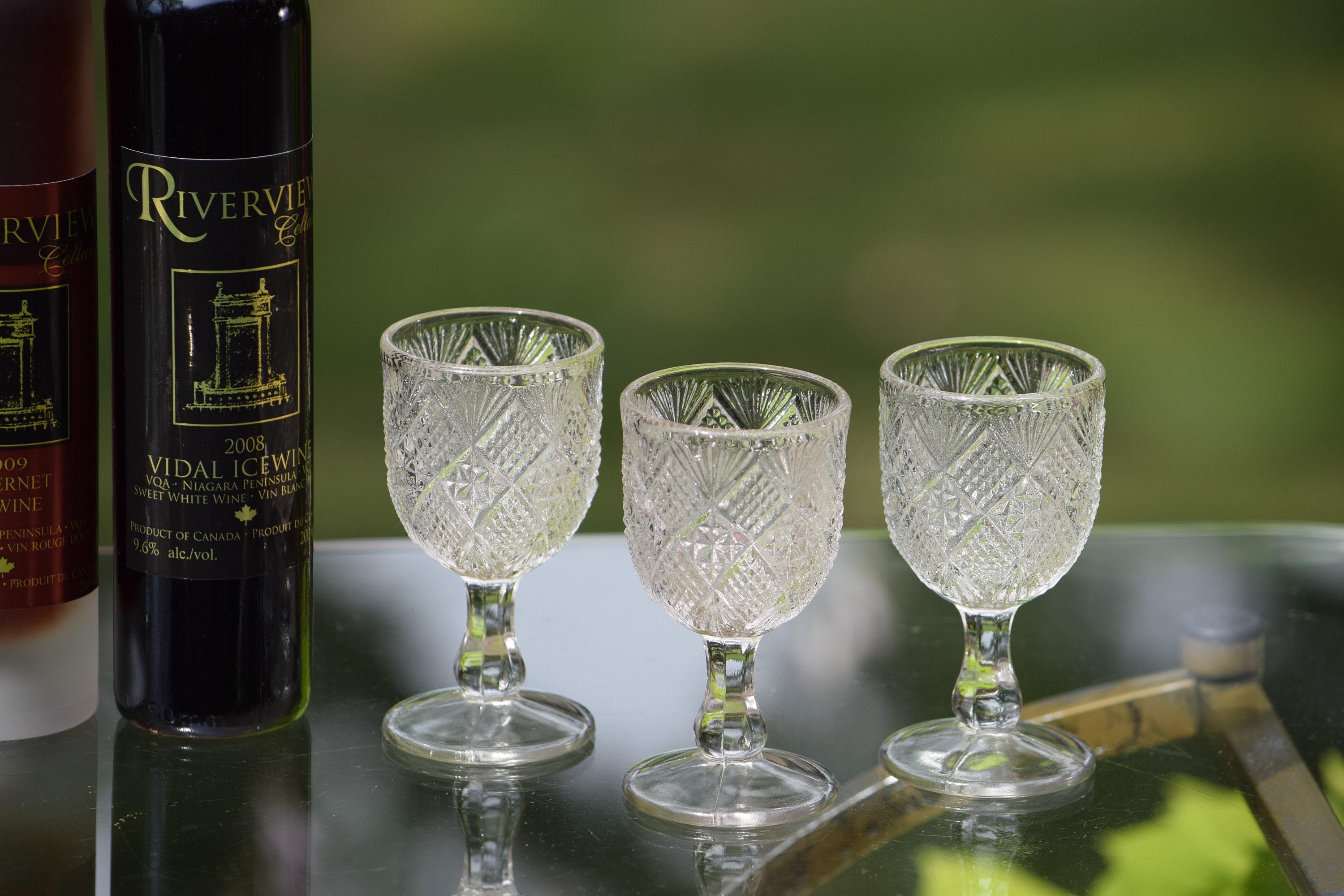 Antique EAPG Flint Pressed Glass/Star Crosshatch Design Decanter with 5