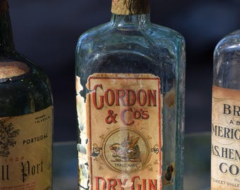 Antique GORDON & CO's Dry Gin Liquor Bottle, Early 20th Century, Distillery London, England