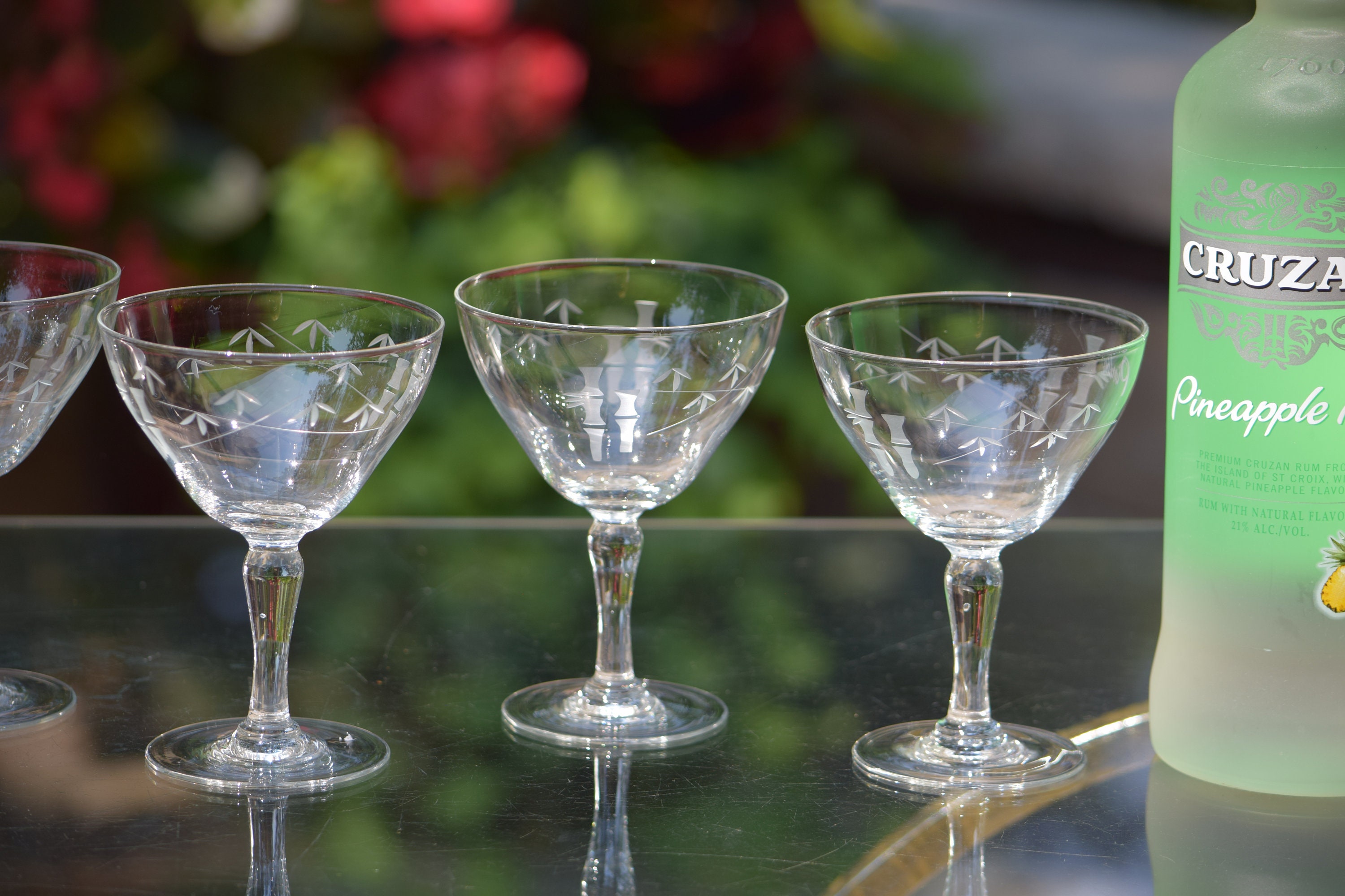 5 Vintage Etched Cocktail Martini Glasses, Vintage 1950's Etched Champagne  Glasses, Mid Century Cocktail Glasses, Home Bar Glasses