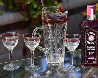 MID CENTURY JEWEL! Vintage Pink & Gold Etched Cocktail Pitcher with 3 oz Liqueur Cordial Glasses, 1950's Cocktail Pitcher with Pulled Handle