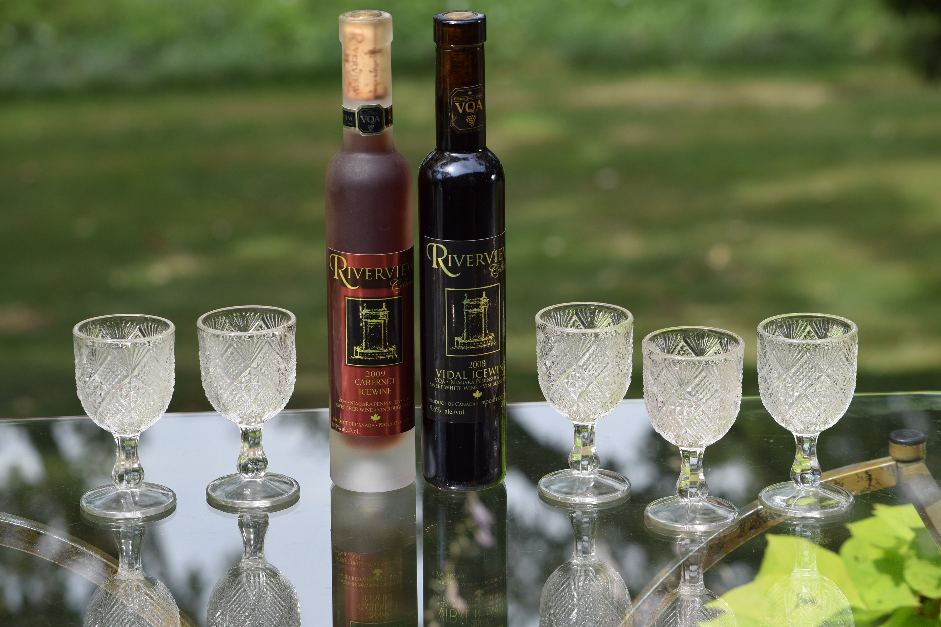 Antique EAPG Flint Pressed Glass/Star Crosshatch Design Decanter with 5