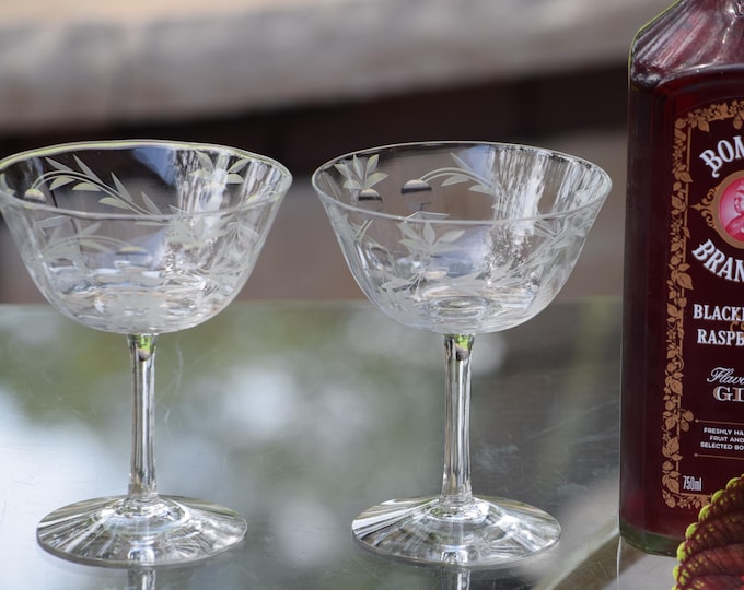 4 Vintage Etched Cocktail Glasses, Nick and Nora, 6 oz Martini Glasses, 1950's