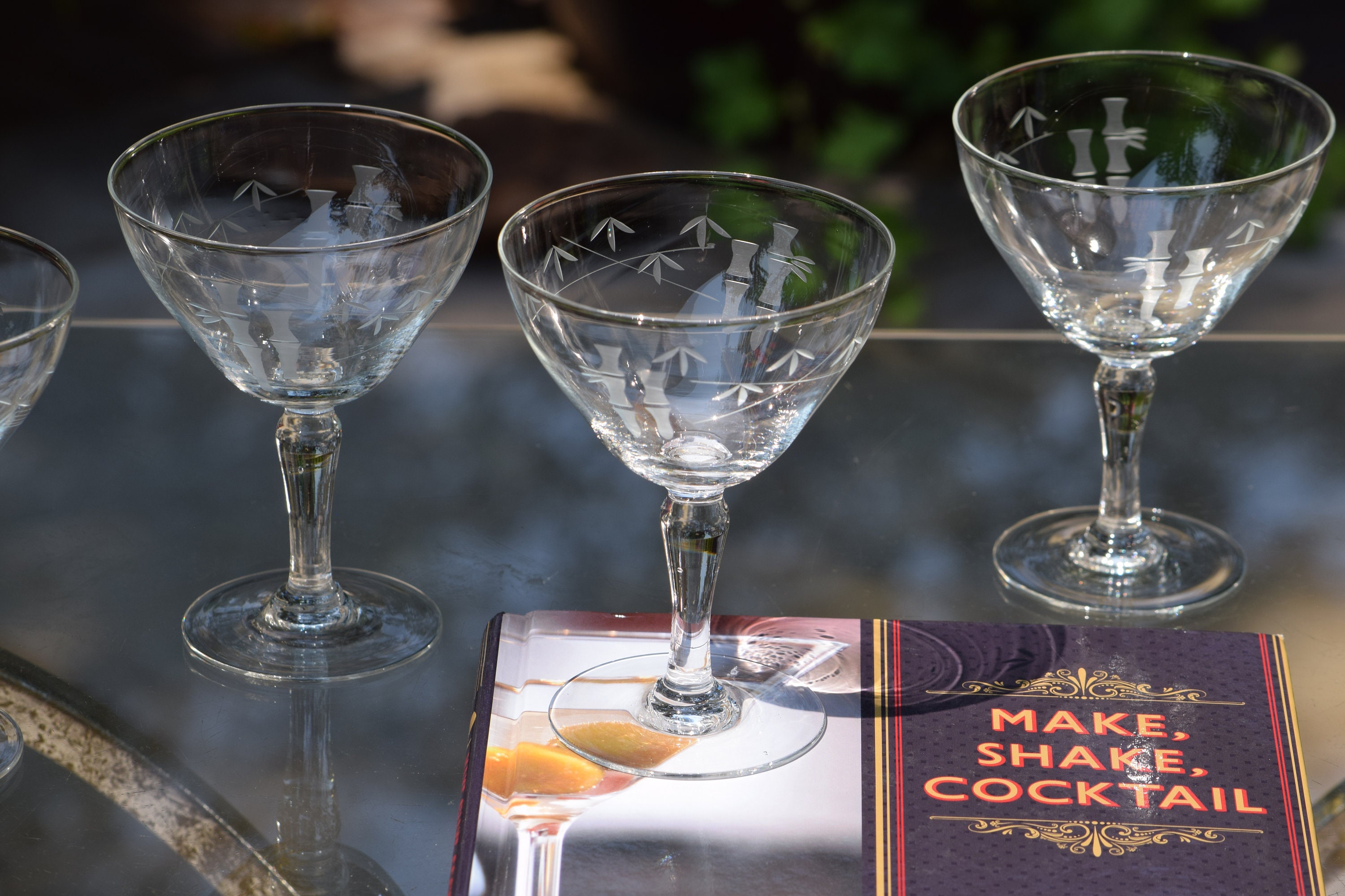 5 Vintage Etched Cocktail Martini Glasses, Vintage 1950's Etched Champagne  Glasses, Mid Century Cocktail Glasses, Home Bar Glasses