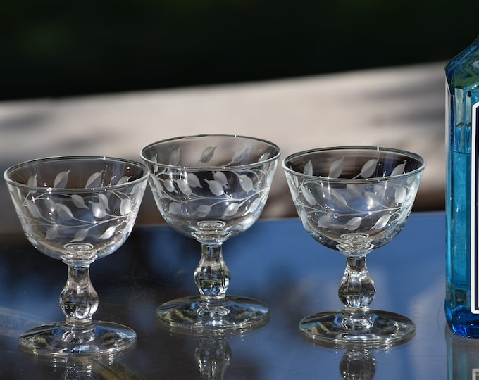 6 Vintage Etched Cocktail Glasses, Libbey, 1950's, Nick and Nora, Vintage Etched Champagne Glasses, Mixologists Craft Cocktail Glasses