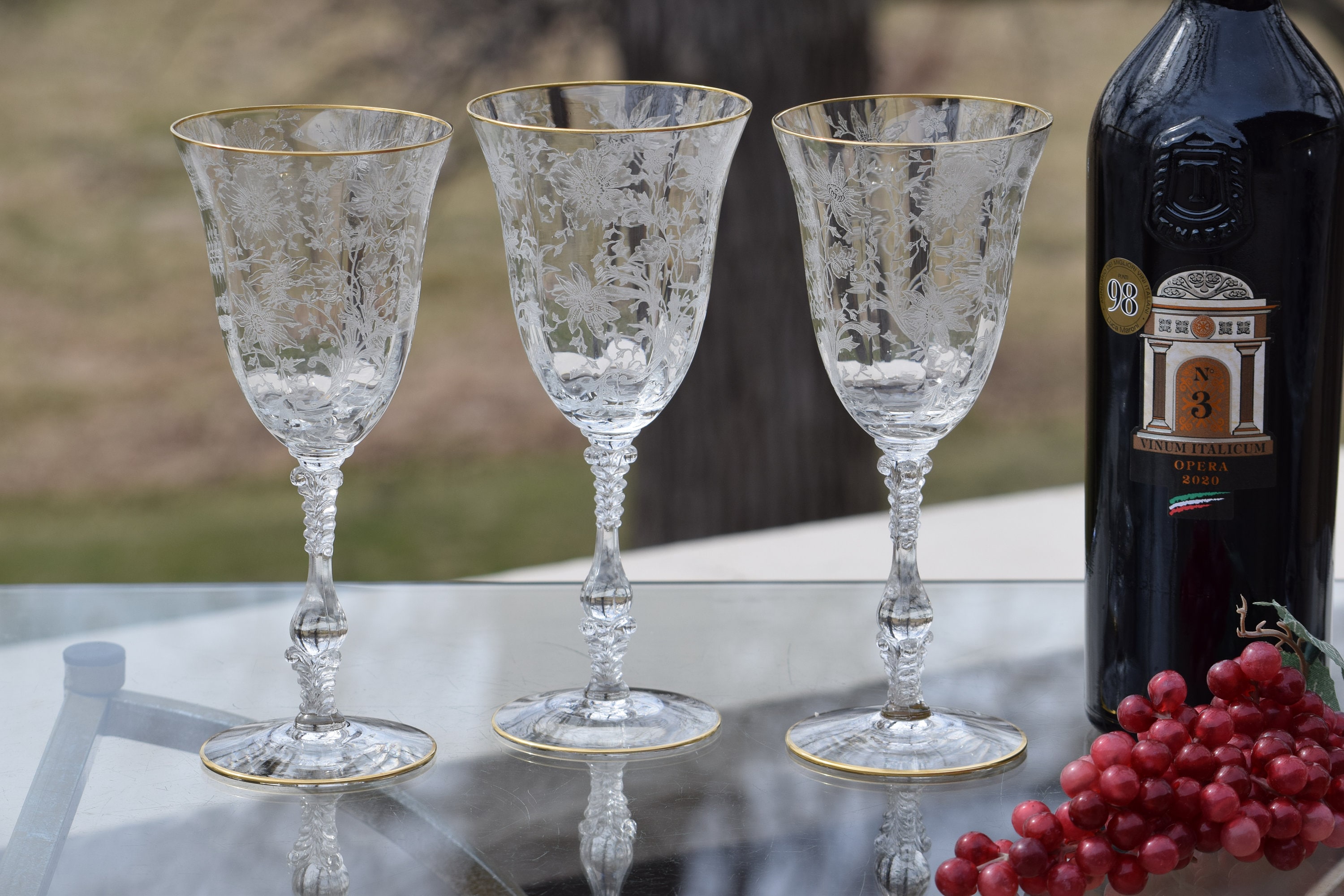 Vintage Romanian Gold Rimmed Etched Small Wine Glasses,goblets