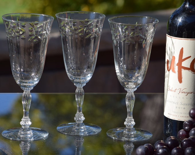 WINE ENTHUSIAST!  4 Vintage Etched Wine Glasses, 1970's,  8 oz Wine Glasses, Vintage Wedding Wine Glasses, 1970's, Vintage Glassware