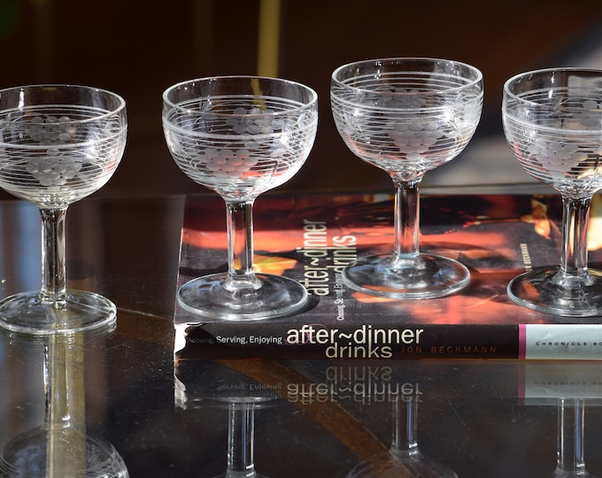 4 Vintage Pressed Glass Port Wine Glasses ~ Cordials ~ Liqueur Cordials,  After Dinner Drinks, 3 oz Port~Dessert Wines, Small Wine Glasses