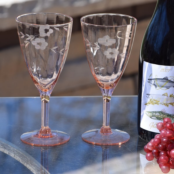4 bicchieri da vino vintage in vetro ottico rosa inciso, anni '50, bicchieri da vino vintage incisi con depressione rosa, eleganti bicchieri da vino rosa