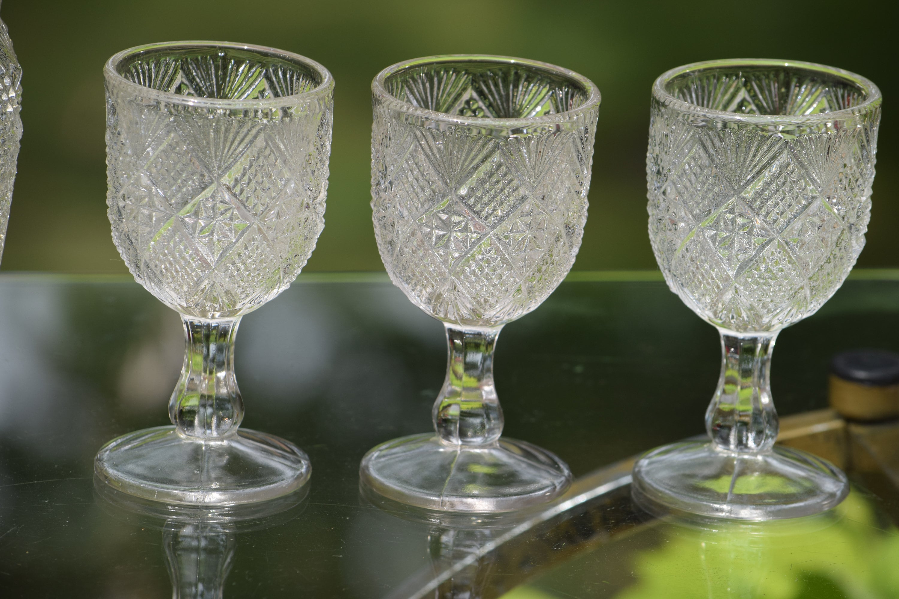 Antique EAPG Flint Pressed Glass/Star Crosshatch Design Decanter with 5
