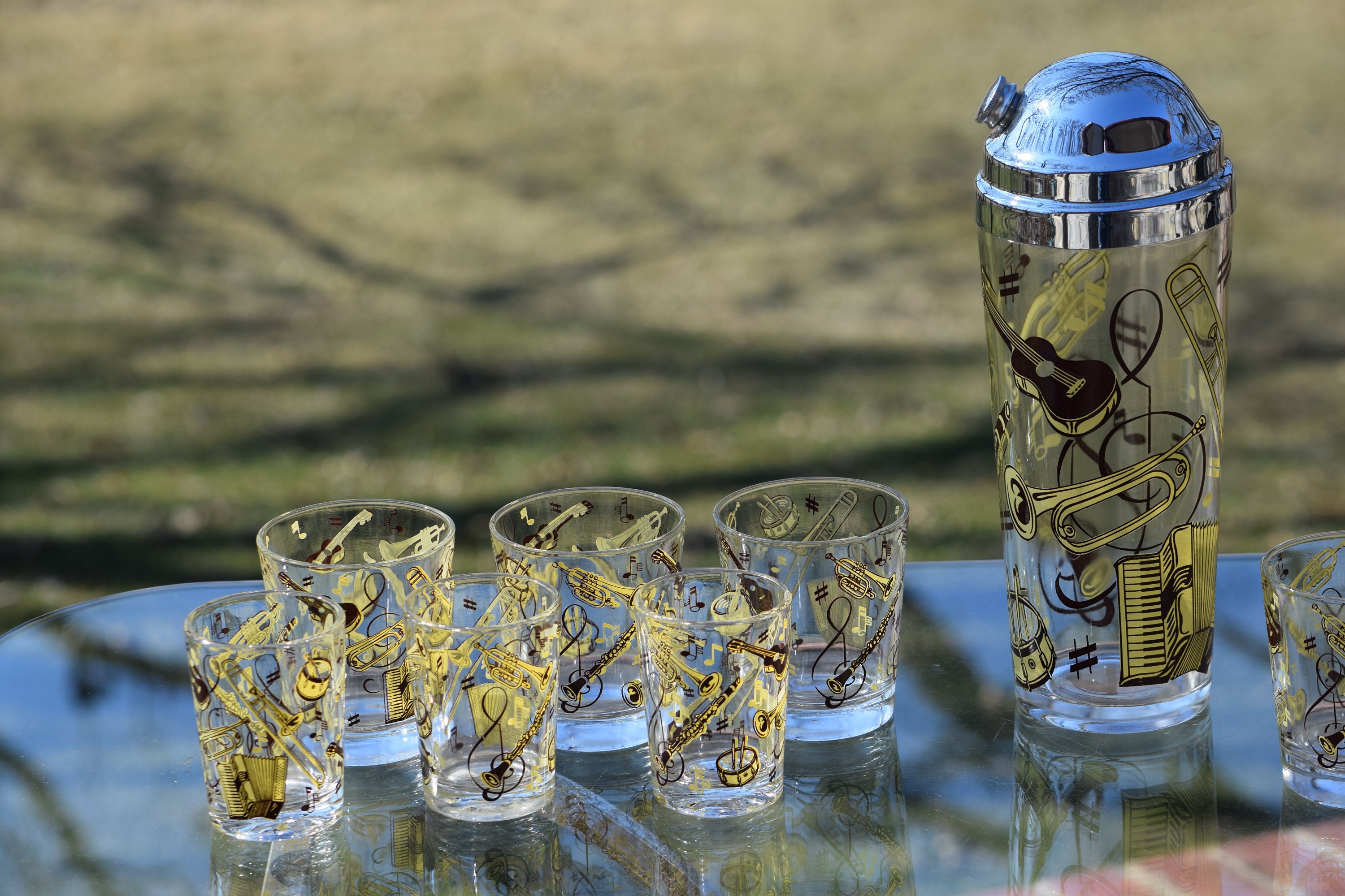 Vintage Yellow & Brown Cocktail Shaker and Glasses, Set of 12, Musical Jazz Cocktail  Glass Set, Nashville Rock N Roll