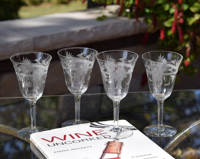 4 Vintage Etched Wine Glasses ~ Water Goblets,  8 oz Wine glasses, circa 1950, Vintage Etched Cocktail glasses, Wine Party Glasses