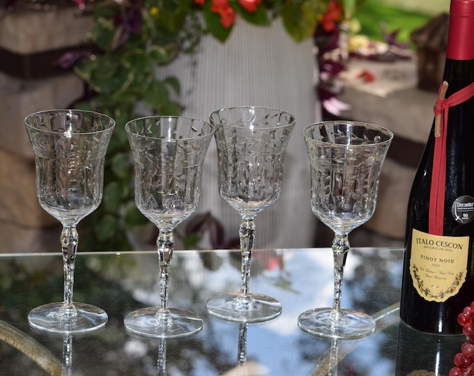 WINE PARTY? 4 Vintage Etched Wine Glasses, 1950's, Housewarming Gifts, Vintage Tall Water Goblets, Wine Tasting party, Wine Gifts,