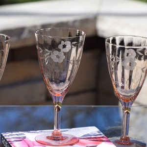 4 Vintage Etched Pink Optic Glass Wine Glasses, 1950's, Vintage Pink Depression Etched Wine Glasses, Elegant Pink Wine Glasses image 9