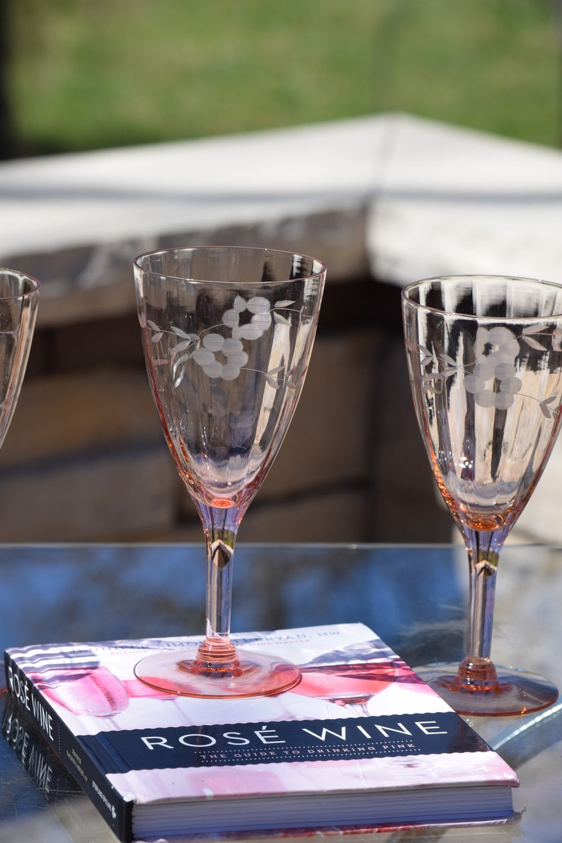 4 Vintage Etched Pink Optic Glass Wine Glasses, 1950's, Vintage Pink Depression Etched Wine Glasses, Elegant Pink Wine Glasses image 9
