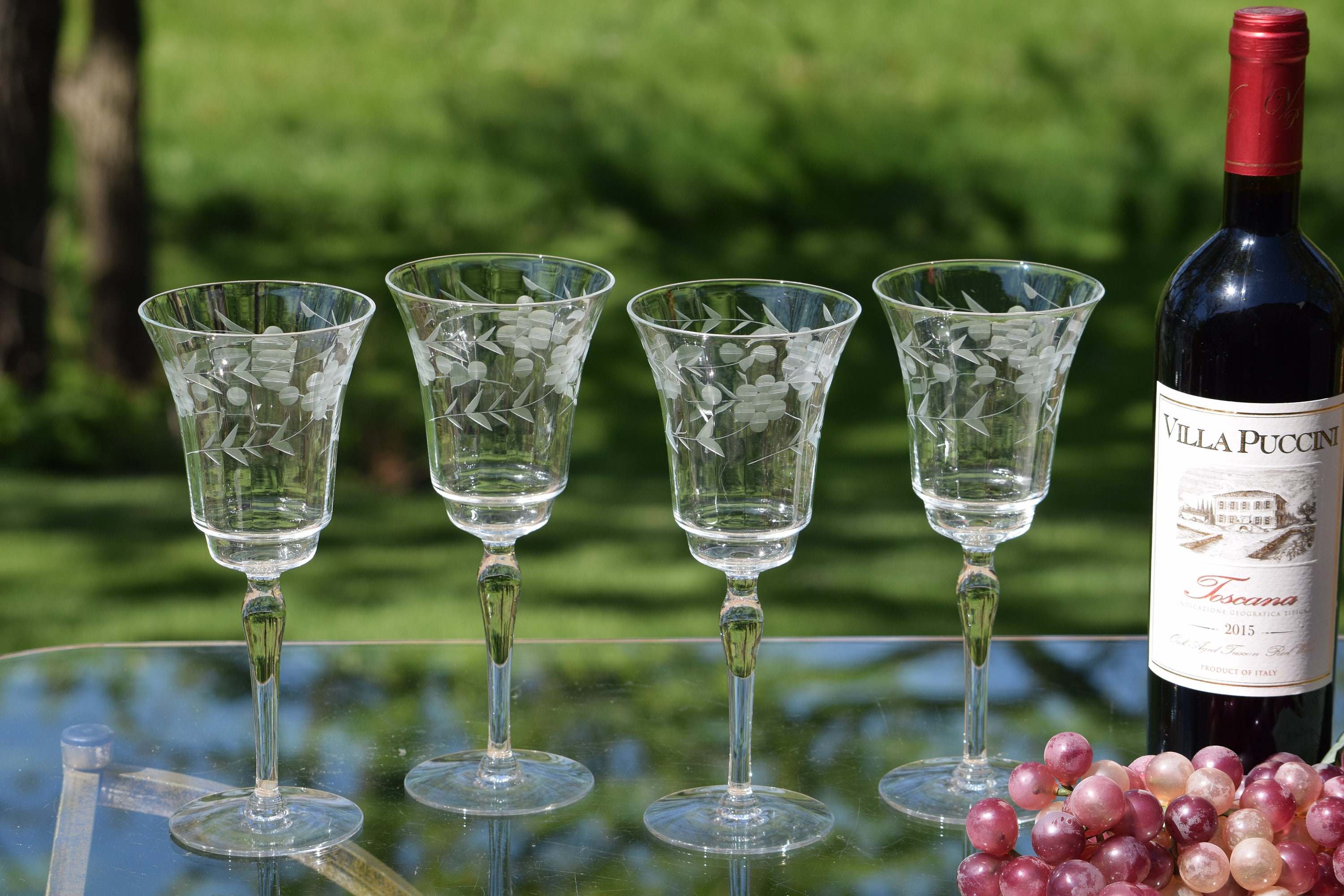 Vintage Floral Etched Wine Glass Vintage Floral Etched Wine Glass