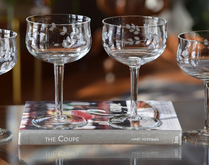CLASSIC COUPE! 2 Vintage Etched Cocktail Glasses - Coupes, 1950's, Nick & Nora Coupes,  Vintage Etched Champagne Coupes, Champagne Glasses