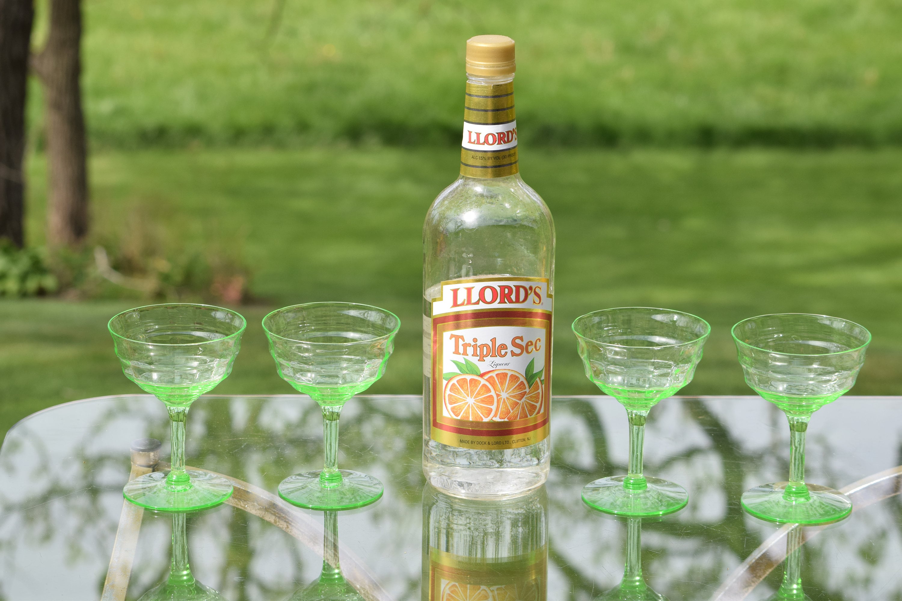 4 Vintage Green Cocktail Martini Glasses, Mixologist Craft Cocktail Glasses, Green Optic