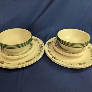24 pc Corelli GARDEN HOME Birdhouse Ivy 8 Dinner 8 Dessert 8 Bowls Vintage EUC