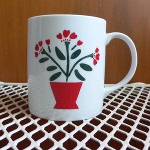 1980s Lillian Vernon Corp. Quilt Wreath Mug White & Red