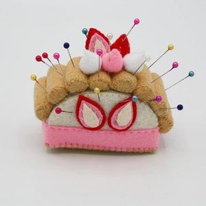 fake felt cake pincushion, felt food image 9