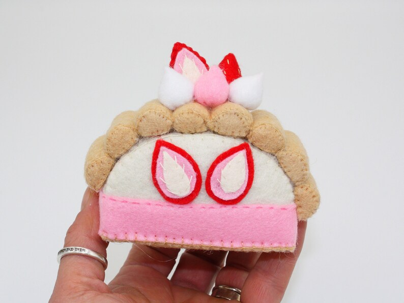 fake felt cake pincushion, felt food image 3