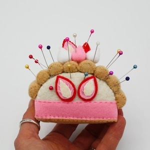 fake felt cake pincushion, felt food image 6