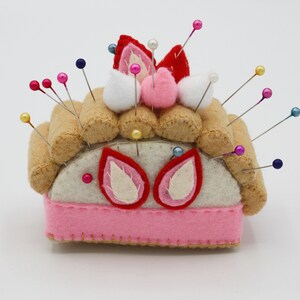 fake felt cake pincushion, felt food image 5