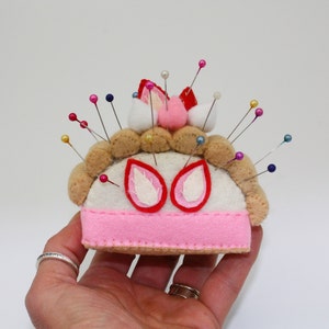 fake felt cake pincushion, felt food image 7