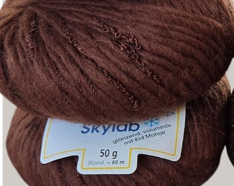 SkyLab by Schachenmayr Nomotta, Chunky wool blend with shiny slubs embedded.