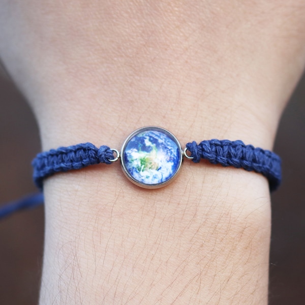 Planet Earth Bracelet / Astronomy Bracelet / Boho Space Bracelet / Unisex Macrame Hemp Bracelet / Celestial Bracelet / Choose Your Color