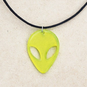 Alien Necklace Grunge Hipster Cute Alien Charm Necklace 90s Punk Alien Necklace X Files Alien Jewelry Retro Alien Pendant