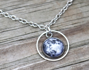 Full Moon Choker // Silver Celestial Necklace // Astronomy Jewelry // Moon Circle Pendant // Minimalist Boho Unisex Choker // Lunar Jewelry