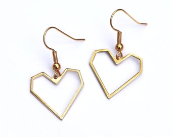 Pendientes de corazón geométrico // Pendientes de corazones modernos // Pendientes de latón con forma de corazón // Regalo minimalista para San Valentín // Hipoalergénico