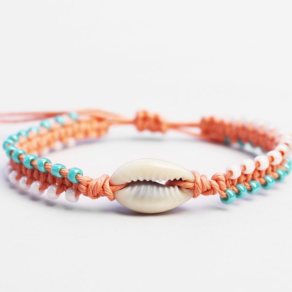 Cowrie Shell Bracelet / Pastel Seashell Bracelet / Boho Friendship Bracelet / Ocean Bracelet / Beaded Hemp Bracelet / Hippie Surfer Bracelet