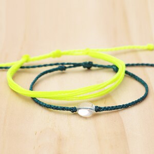 Vattentätt neonarmbandsstapel / Set med 2 justerbara bohemiska surfarsträngarmband / Kvartsarmband / Neongult + blågrönt stapelarmband