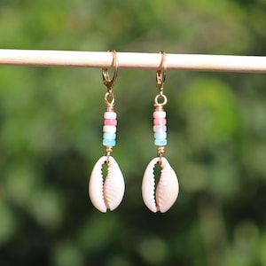 Rainbow Cowrie Shell Earrings / Colorful Pastel Seashell Earrings / Boho Shell Huggie Earrings / Beachy Huggie Hoop Earrings / Cowry Jewelry