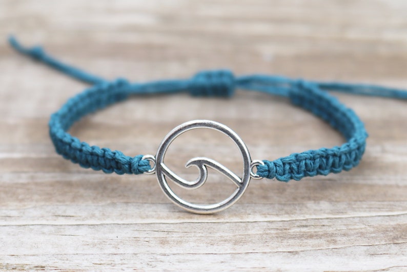 Ocean Bracelet // Sea Wave Bracelet // Unisex Surfer Bracelet // Hemp Macrame Bracelet // Boho Hippie Beach Nature // Choose Your Color image 1