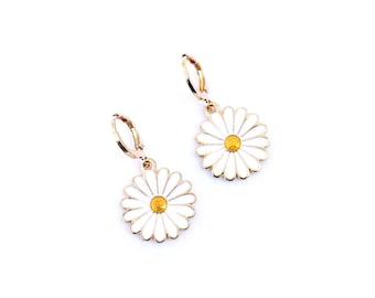 Daisy Huggie Hoop Earrings / White Floral Gold Hoops / Dainty Flower Jewelry / Spring Summer Earrings / Gold Plated Stainless Steel