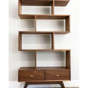 36" Staggered Display Bookshelf