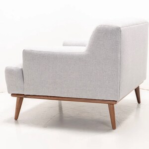 Custom Cougar Lounge Chair COM image 3