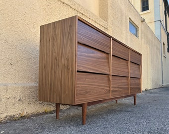 Mid Century 9 Drawer Dresser